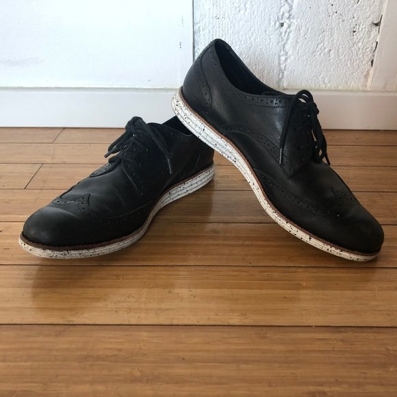 Cole Haan OriginalGrand Wingtip Oxford - Picture 1 of 7
